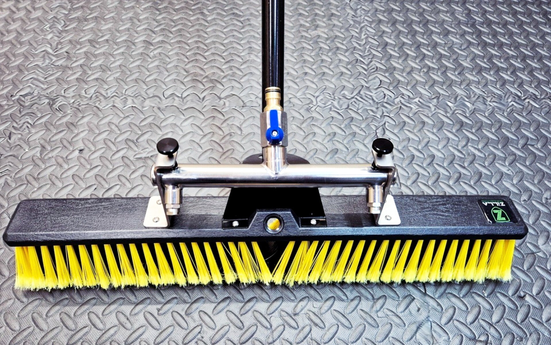 24" Zilla Brush with manifold