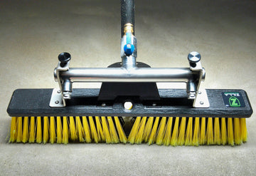 18" Zilla Brush with manifold.