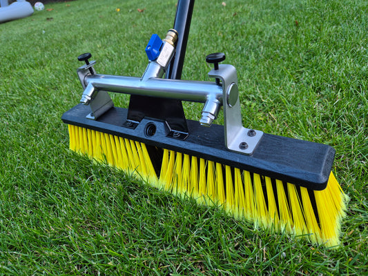 18" Zilla Brush with manifold.